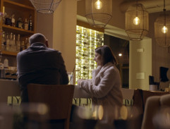 Kovář s Doležalovou v baru