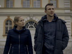 Před hudební školou