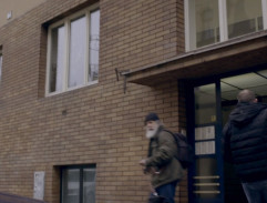 Před bydlištěm Martiny Svátkové 2