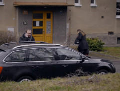 Před Klářiným bydlištěm