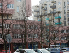 Před Junkovým bydlištěm