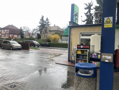 Příjezd na benzínovou pumpu