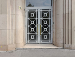 Dveře Charlottina domu