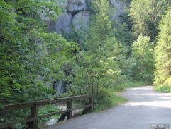 Prejazd kamiónu kaňonom