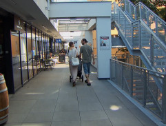 U obchodního centra II