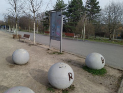 U betonových koulí