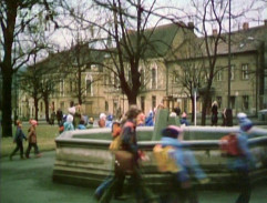 Náměstí s kašnou