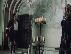 pri vstupe v kostole