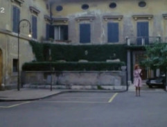 Před Charlieho domem