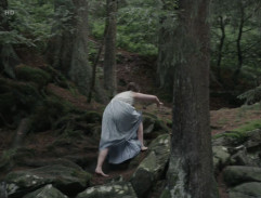 Hela běží pro pomoc