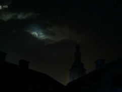 Úplněk nad kostelem