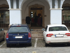 Před komisařstvím v Domažlicích