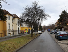 U autobusové zastávky