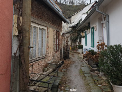 Ulice v kamenné čtvrti