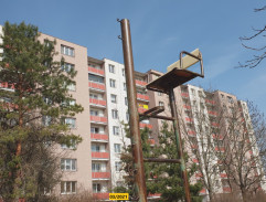 Na dětském hřišti