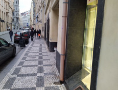 pred starožitníctvom