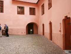 dvor veterinárnej kliniky