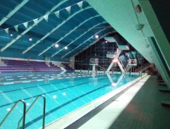 V plaveckém bazénu