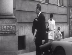 Před sídlem rozvědky