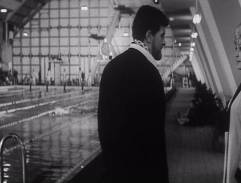 V plaveckém bazénu