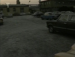 Únos před továrnou