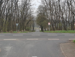 Odbočení sledovaného Mercedesu