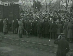 Odvoz rakve s A. Heydukem