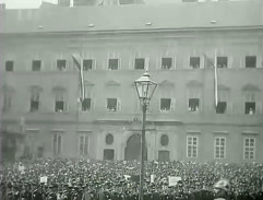 Před Moravským zemským muzeem