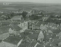 Město z věže kostela