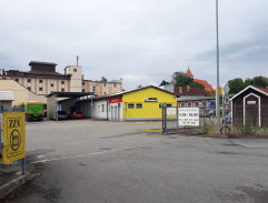 Američtí vojáci před cvikem s kládami