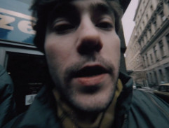 na ulici pred tuzexom 2