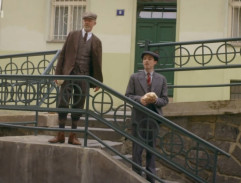 Kriminalisté na schodech