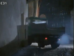 Multikára odbočuje