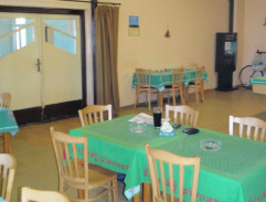 Ještě žiju s věšákem, plácačkou a čepicí