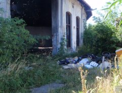 Ještě žiju s věšákem, plácačkou a čepicí