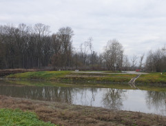 Provizorní most přes řeku Moravu