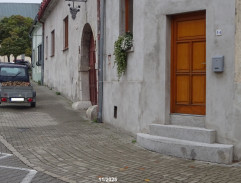 Motorkár a poštár