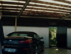 Před vilou Braunových