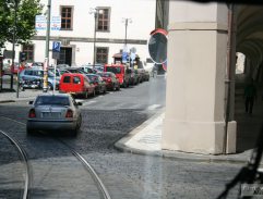 Vjezd na Malostranské náměstí