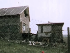 rozestavěná chata z tvárnic