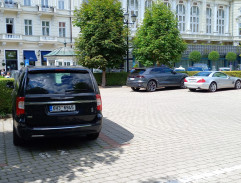 Hotelové parkoviště