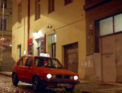 Mireček přiváží pizzu