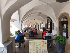 Podloubí na náměstí