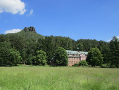 Dětský domov v Mandavě