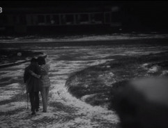 Před zdravotním střediskem