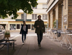 Před obchodem Le Truffe Blanc