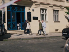 S02E01 Slast v lahvi