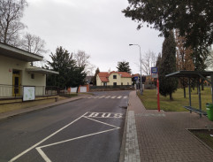 u autobusové zastávky