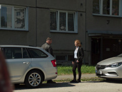 Před vchodem na Dubině