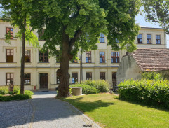 Škola, kde učil Bareš